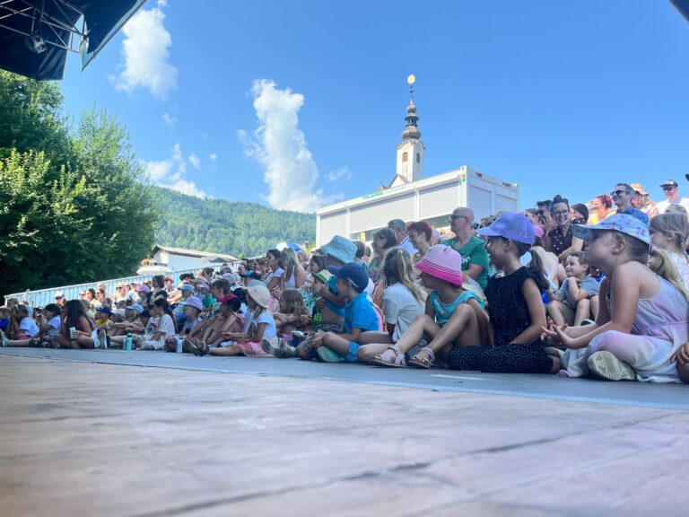 Blick auf das Publikum Der gestiefelte Kater im Theater am See